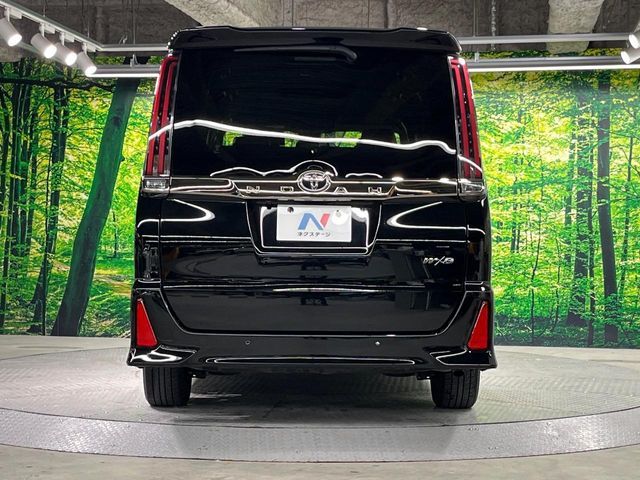 TOYOTA NOAH 2020
