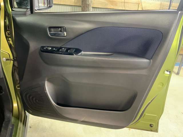 MITSUBISHI ek X 2019