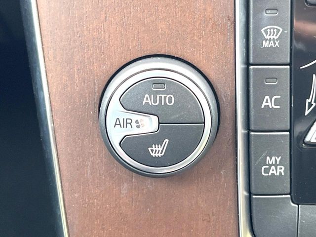 VOLVO VOLVO V40 2017