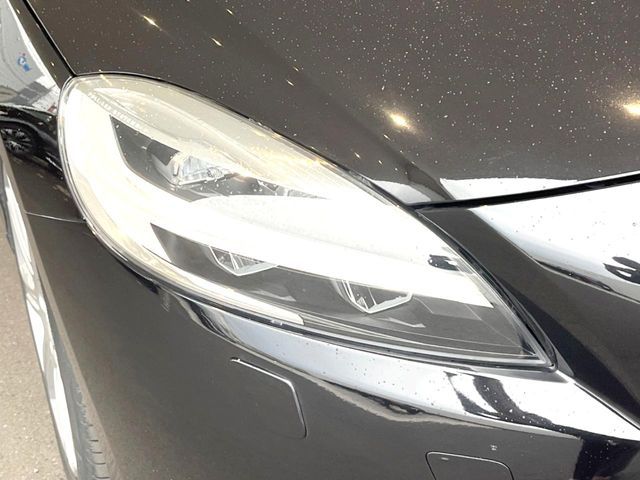 VOLVO VOLVO V40 2017