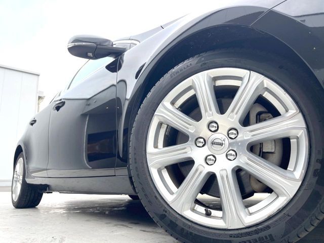 VOLVO VOLVO V40 2017