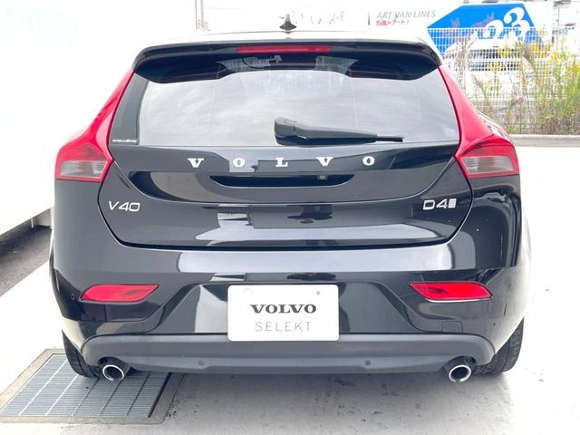 VOLVO VOLVO V40 2017