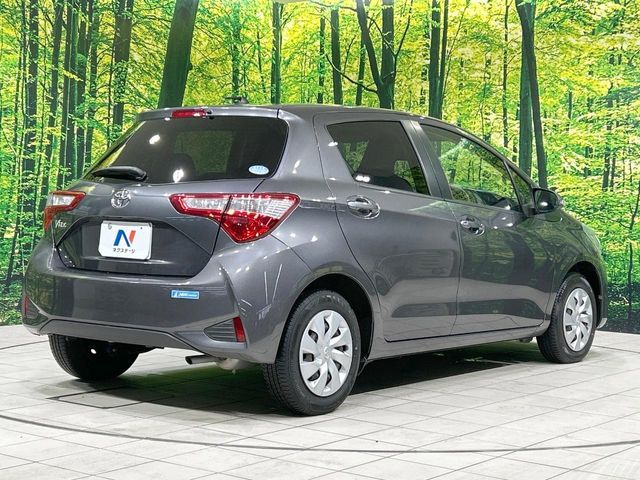 TOYOTA VITZ 2017