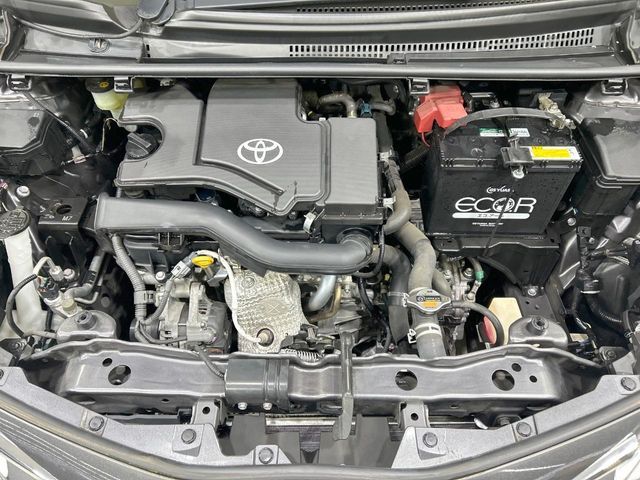TOYOTA VITZ 2017