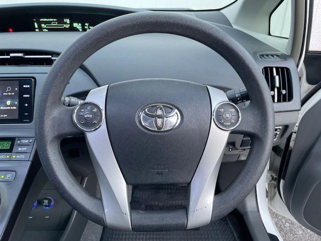 TOYOTA PRIUS 2011