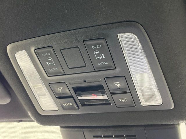 TOYOTA VOXY 4WD 2023