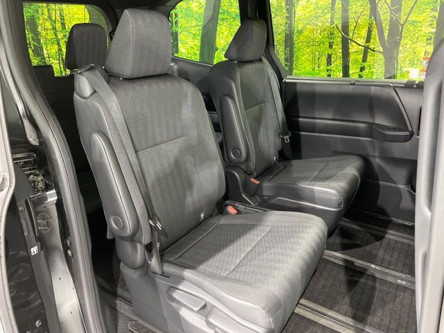 TOYOTA VOXY 4WD 2023