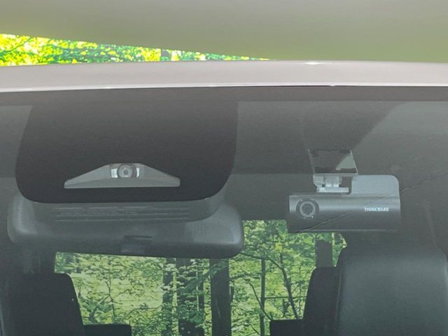 TOYOTA NOAH 4WD 2025