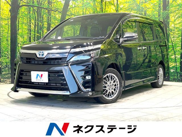TOYOTA VOXY HYBRID 2020