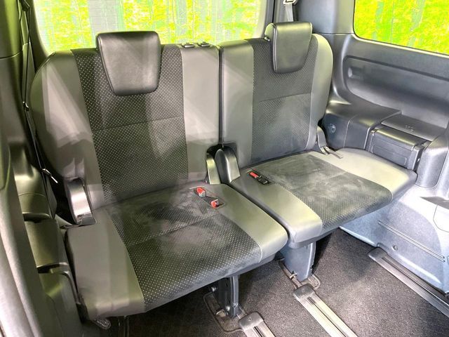 TOYOTA VOXY HYBRID 2020