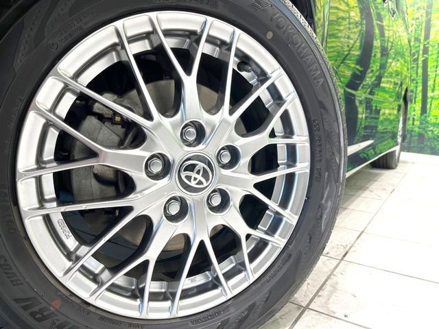 TOYOTA VOXY HYBRID 2020