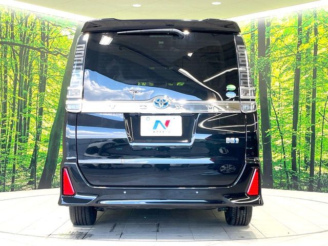 TOYOTA VOXY HYBRID 2020