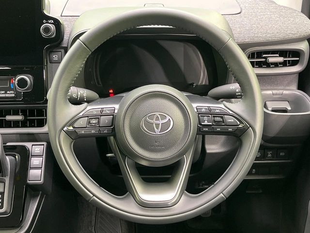 TOYOTA SIENTA HYBRID 2025