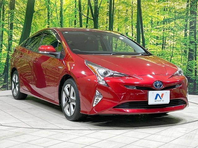 TOYOTA PRIUS 2016
