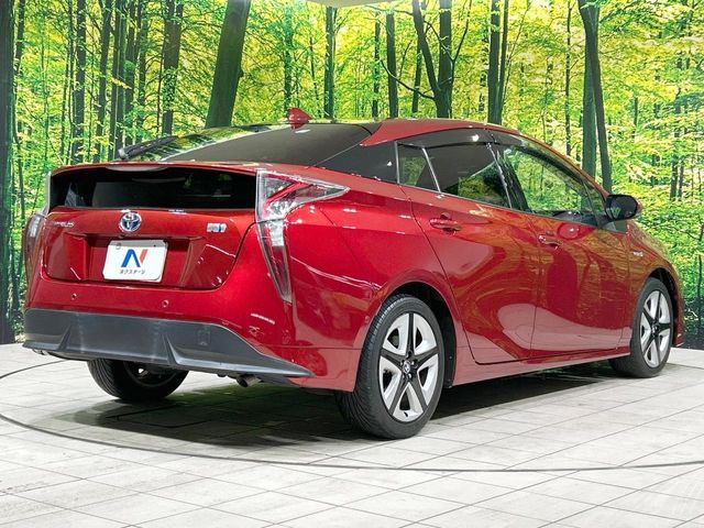 TOYOTA PRIUS 2016