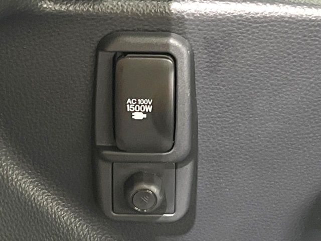 TOYOTA YARIS HYBRID 2022