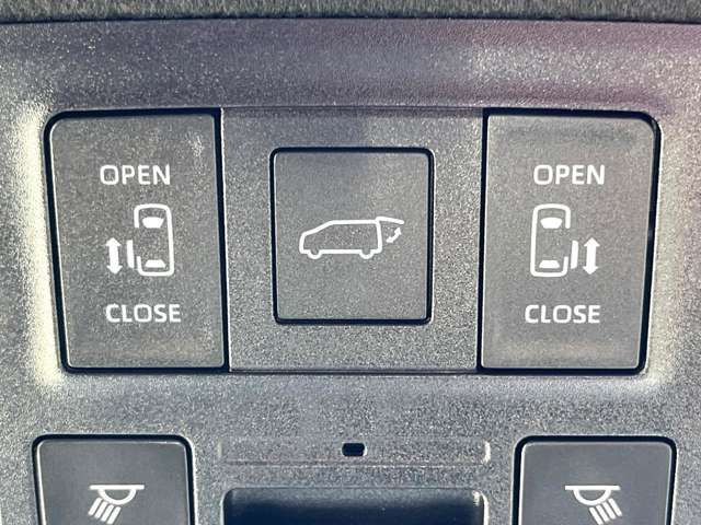 TOYOTA NOAH HYBRID 2023