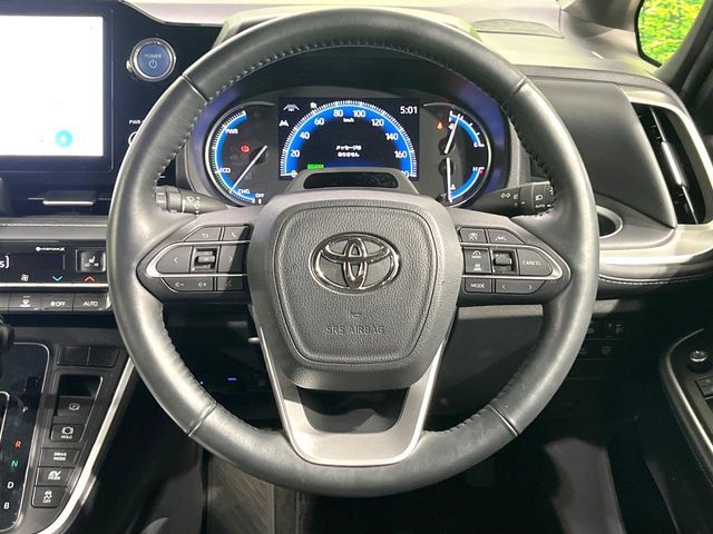 TOYOTA NOAH HYBRID 2023