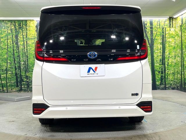 TOYOTA NOAH HYBRID 2023