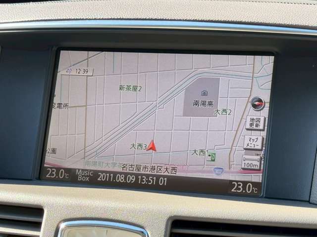 NISSAN FUGA HYBRID 2010