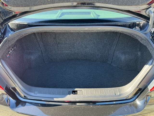 NISSAN FUGA HYBRID 2010