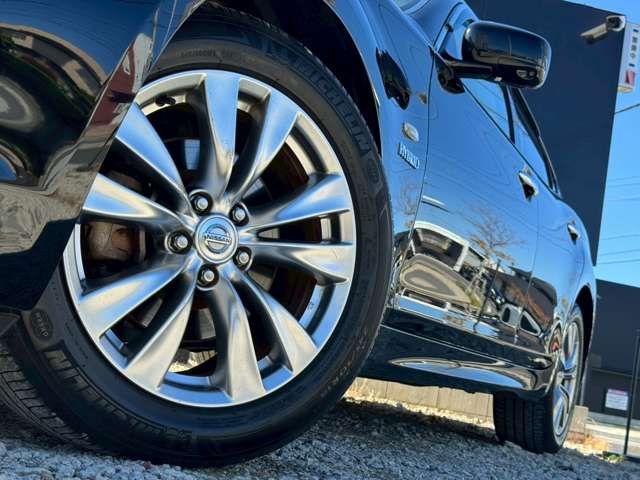 NISSAN FUGA HYBRID 2010