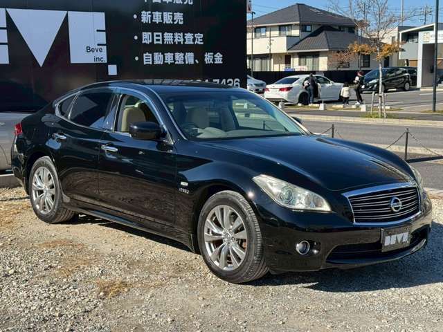 NISSAN FUGA HYBRID 2010