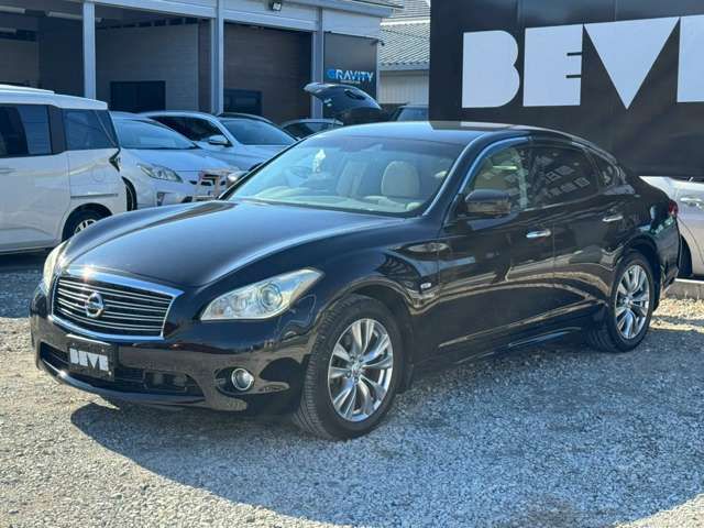 NISSAN FUGA HYBRID 2010