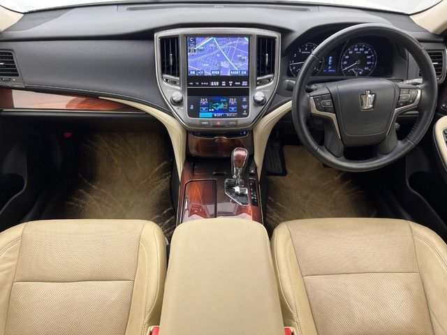 TOYOTA CROWN sedan 2013