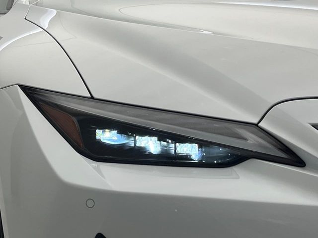 TOYOTA LEXUS IS300 2021