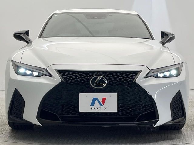 TOYOTA LEXUS IS300 2021