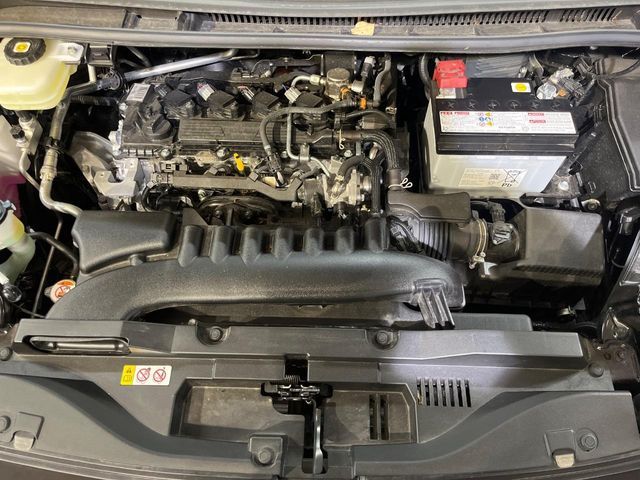 TOYOTA VOXY 4WD 2025