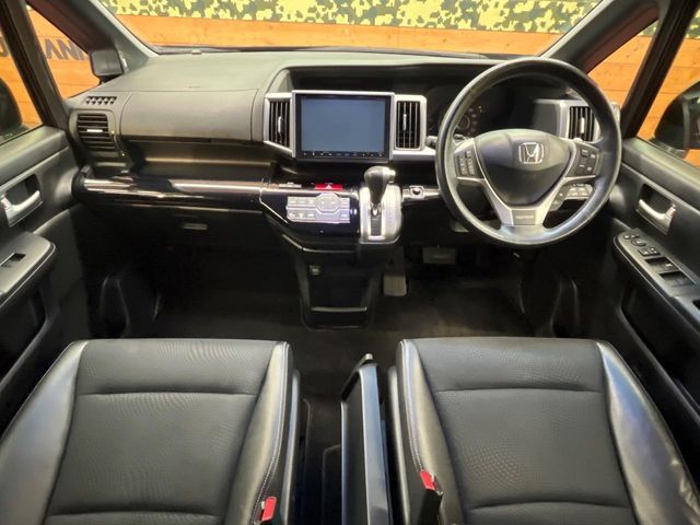 HONDA STEPWAGON SPADA 2014