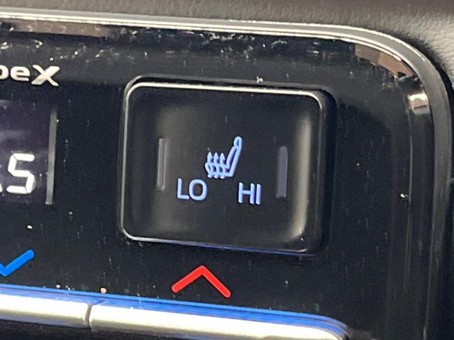 TOYOTA NOAH HYBRID 4WD 2022