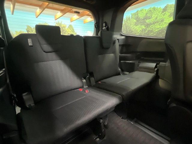 TOYOTA NOAH HYBRID 4WD 2022