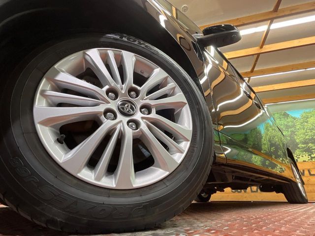 TOYOTA NOAH HYBRID 4WD 2022