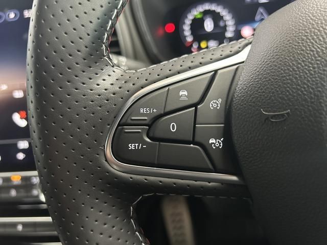 RENAULT RENAULT MEGANE hatchback 2024