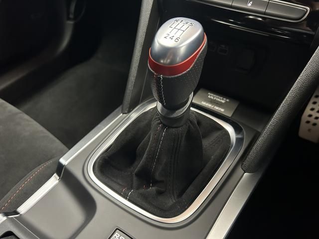 RENAULT RENAULT MEGANE hatchback 2024