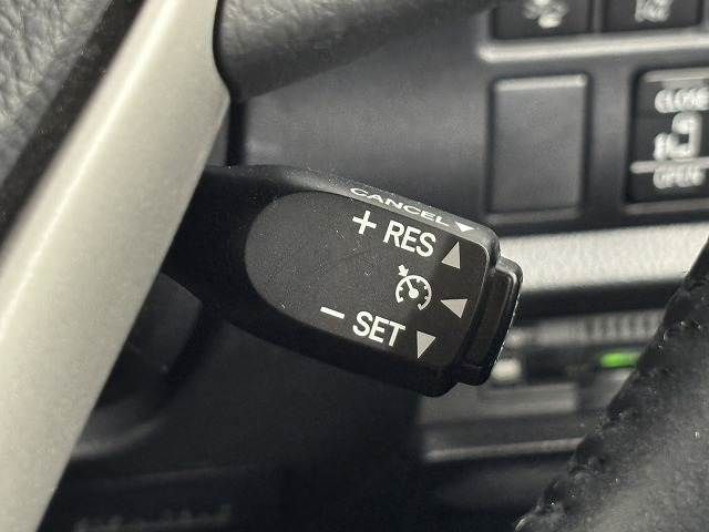 TOYOTA VOXY HYBRID 2018