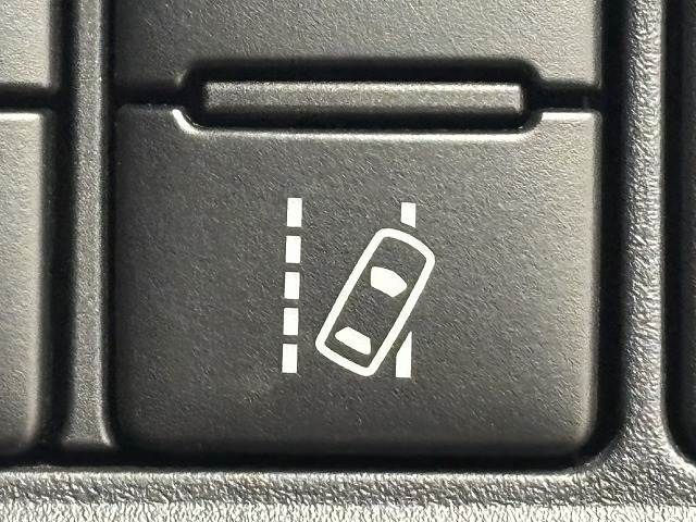 TOYOTA VOXY HYBRID 2018