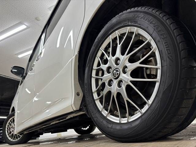 TOYOTA VOXY HYBRID 2018