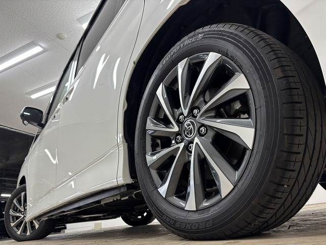 TOYOTA VOXY HYBRID 2023