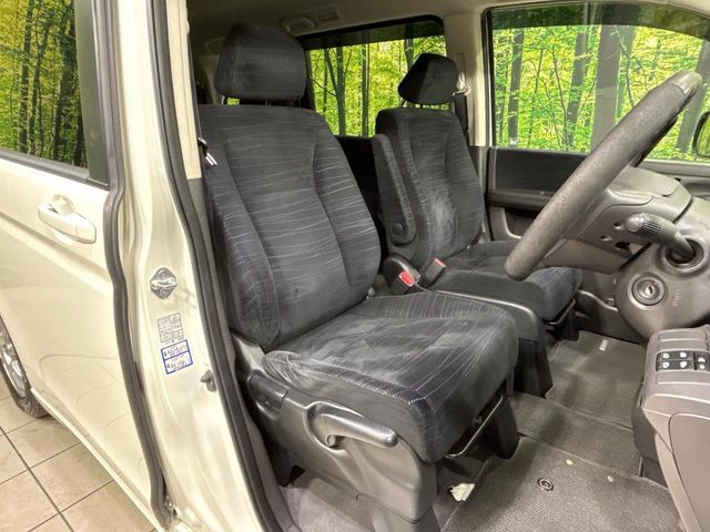 HONDA STEPWAGON 2011