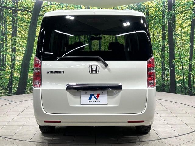 HONDA STEPWAGON 2011