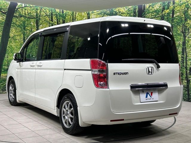 HONDA STEPWAGON 2011