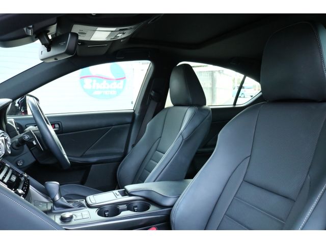 TOYOTA LEXUS IS300h 2021