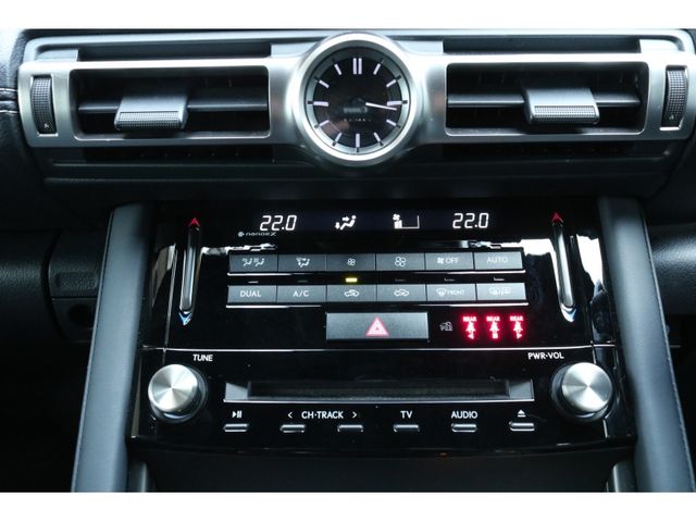 TOYOTA LEXUS IS300h 2021