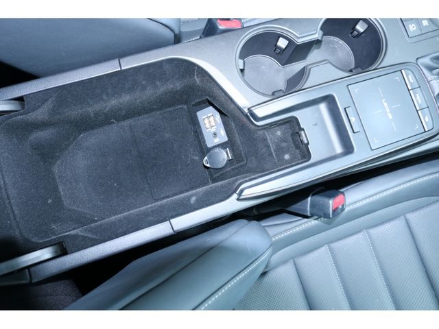 TOYOTA LEXUS IS300h 2021