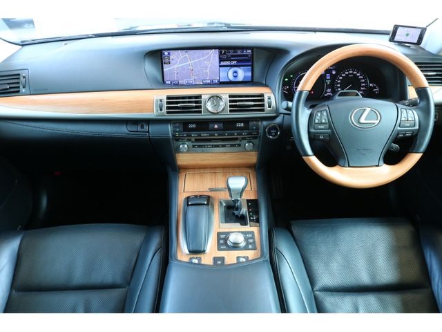 TOYOTA LEXUS LS600h 2013