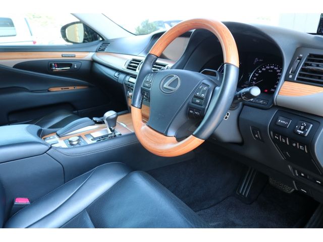 TOYOTA LEXUS LS600h 2013